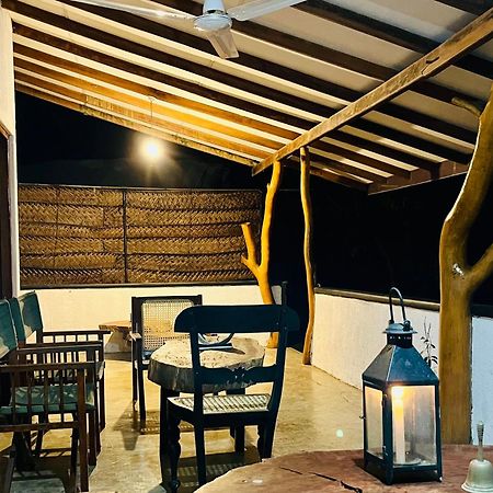 Funky Leopard Safari Lodge Bordering Yala National Park Катарагама Экстерьер фото