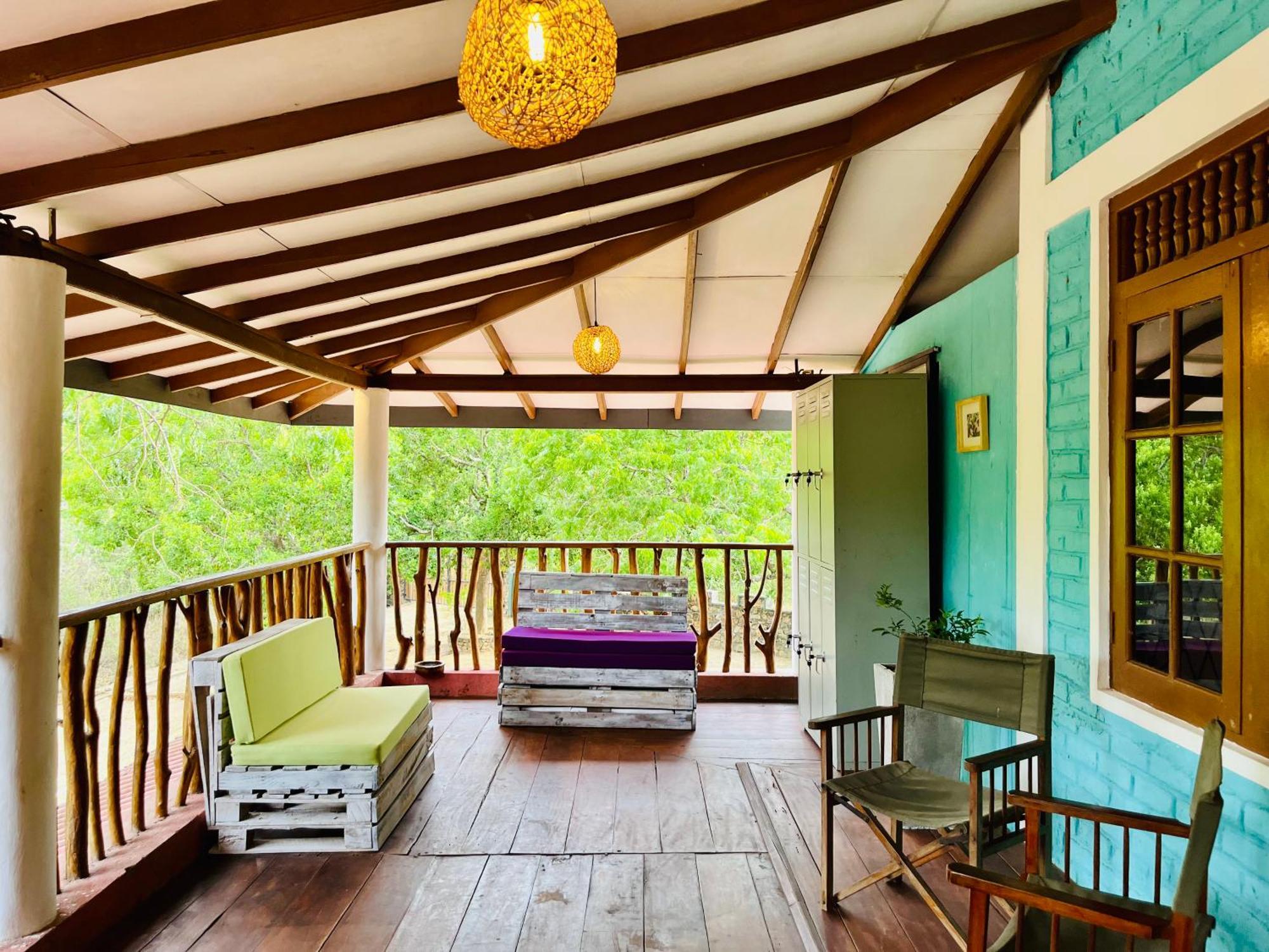 Funky Leopard Safari Lodge Bordering Yala National Park Катарагама Экстерьер фото