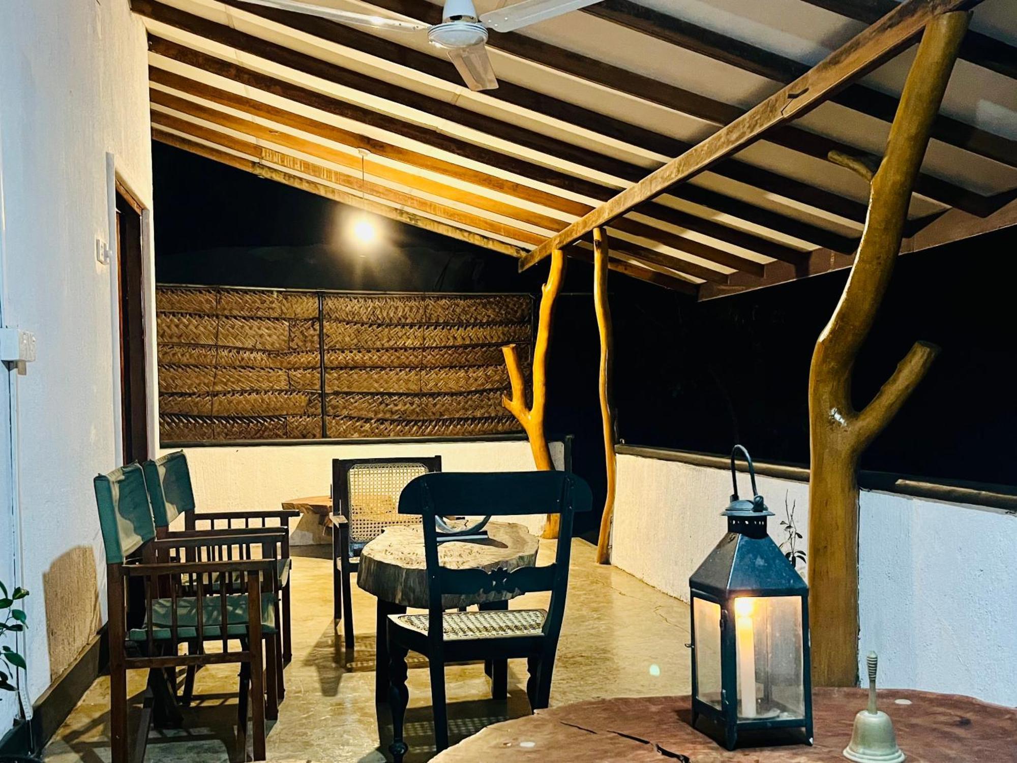 Funky Leopard Safari Lodge Bordering Yala National Park Катарагама Экстерьер фото